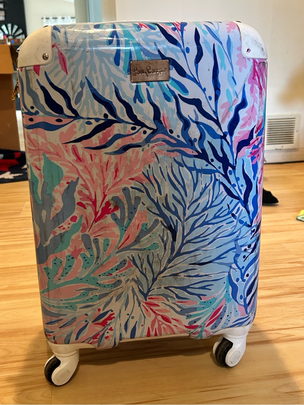 FAIR CONDITION - Lilly Pulitzer kaleidoscope coral rolling carryon luggage